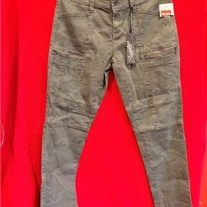 Stylish High Rise Camouflage Jeans